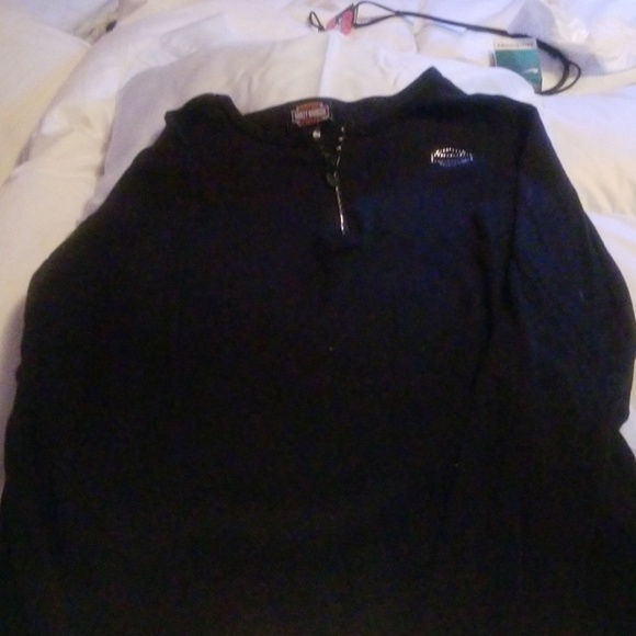 Shirt - Picture 2 of 6